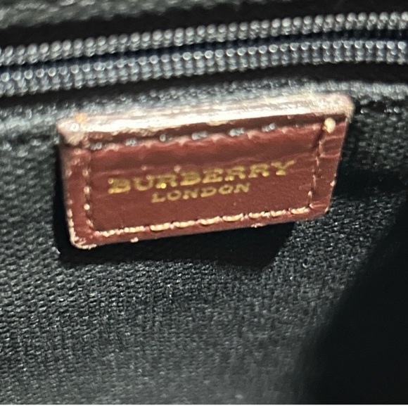 Auth Burberry Haymarket Checked
Coated Canvas With Leather Trim Bag w/ bonus$180 - Picture 9 of 16